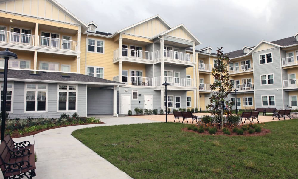 The Carriage House: Independent Senior Living in The Villages, FL